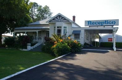 Colonial Court Motor Inn - Hotel WA 0