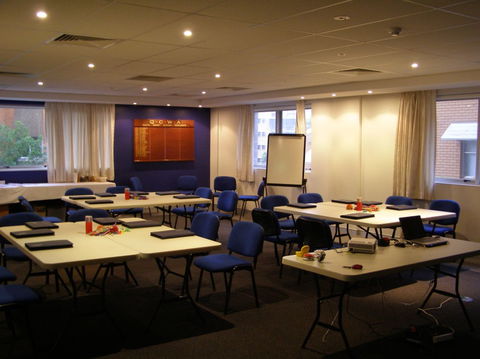 Ruth Fairfax House Accommodation - QCWA - Hotel WA 4