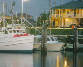 Tinpot ACT Hotel WA