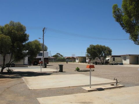 Silverland Caravan Park - Hotel WA 3