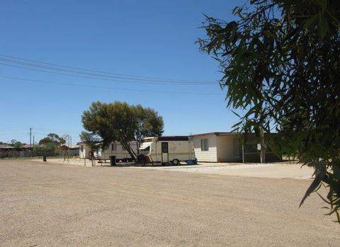 Silverland Caravan Park - Hotel WA 4