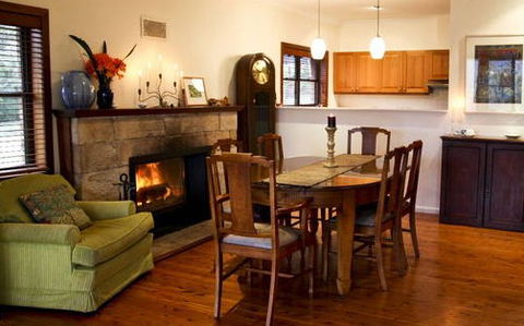 A Church And Homestead In Mudgee - Hotel WA 3