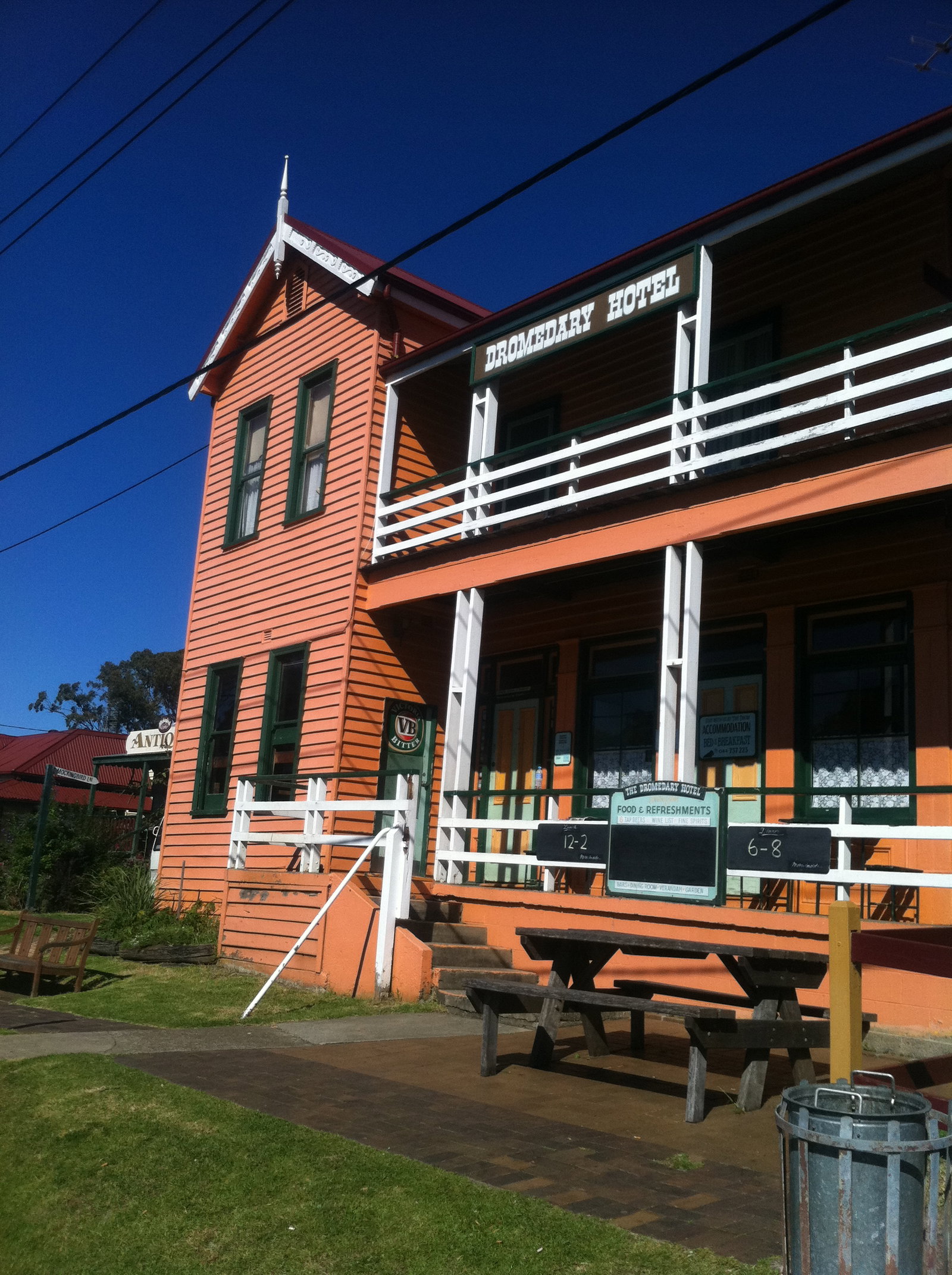 Tinpot ACT Hotel WA