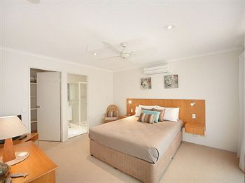 44 Cooran Court - Hotel WA 2