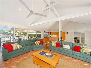 44 Cooran Court - Hotel WA 8