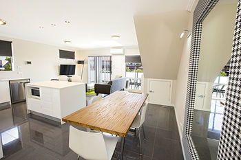 Astina Serviced Apartments - Parkside - Hotel WA 4