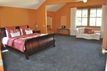 Yering Farm Wines - Hotel WA 12
