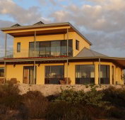 Dolphin Holiday House