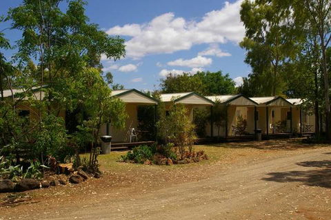 Bedrock Village Caravan Park - Hotel WA 0