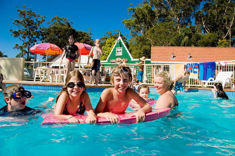The Clog Barn Holiday Park - Hotel WA 4