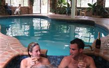 Chalet Swisse Spa Retreat - Hotel WA 6
