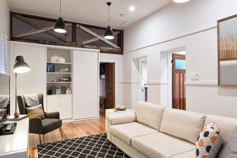 102 On Strath - Hotel WA 3