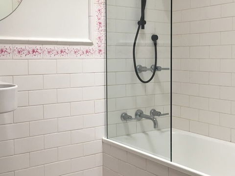 Heathcote Contemporary Art Boutique Accommodation - Hotel WA 4