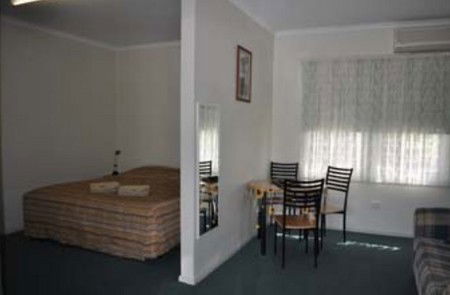 Back Obourke Accommodation - Hotel WA 0
