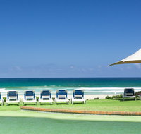 Breakers North - Absolute Beach Front Holiday Apartments