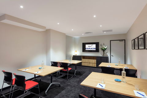 Oaks Adelaide Embassy Suites - Hotel WA 2