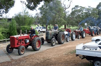 Hugh Manning Tractor  Machinery Museum - Hotel WA