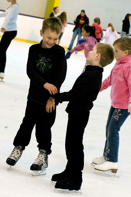 Cockburn Ice Arena - Hotel WA 0