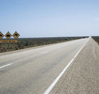 Eyre Highway - Hotel WA