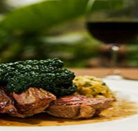 Red Poles - Hotel WA