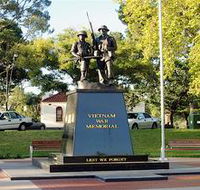 Vietnam War Memorial - Hotel WA