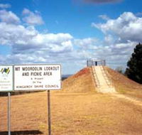 Mount Wooroolin - Hotel WA