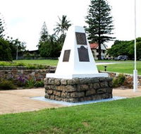 Dunwich War Memorial - Hotel WA