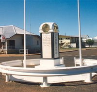 Cloncurry War Memorial - Hotel WA