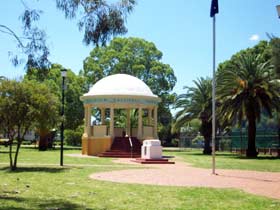 Kingaroy Memorial Park - Hotel WA 0