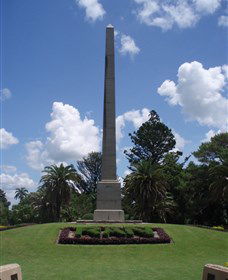 Rockhampton War Memorial - Hotel WA 0