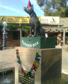The Dog On The Tucker Box - Hotel WA 1