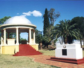 Kingaroy Soldiers Memorial Rotunda - Hotel WA 1