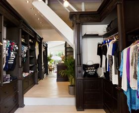 IV COLLECTIVE - Hotel WA 0