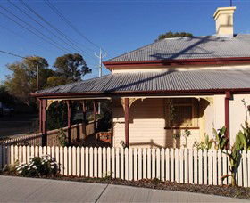 Former Customs Officers Residence - Hotel WA 1