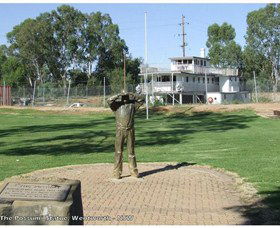 Possum Statue - Hotel WA 0