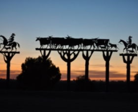 Long Paddock - Cobb Highway Touring Route - Hotel WA 1