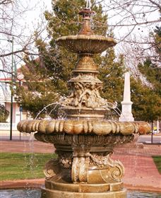 Royal Doulton Hankinson Memorial Fountain - Hotel WA 2