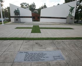 Shepparton Cenotaph - Hotel WA 0