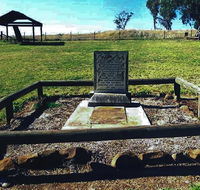 Yuranighs Aboriginal Grave Historic Site - Hotel WA