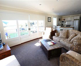 Keith Tulloch Wine - Hotel WA 3