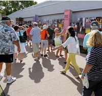 Bee Gees Way - Hotel WA