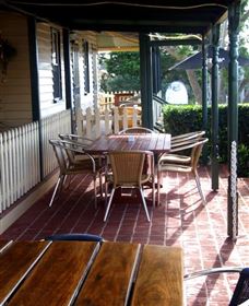 The Famous Tinonee Cafe And Gift Shop - Hotel WA 2