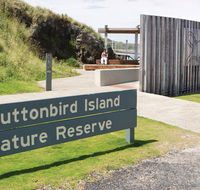 Muttonbird Island Outdoor learning space - Hotel WA