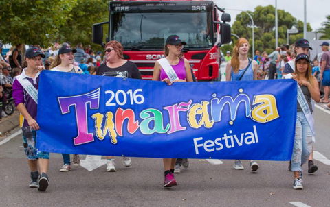 Port Lincoln Tunarama Festival - Hotel WA 4