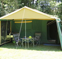 Kendall Kampers - Hotel WA