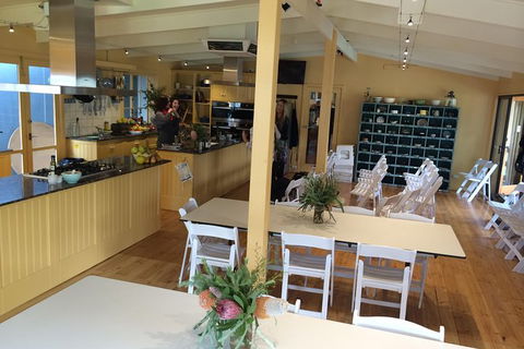 Barossa Valley Via Hahndorf ( Historical German Village ) Inc Maggie Beers Farm - Hotel WA 31
