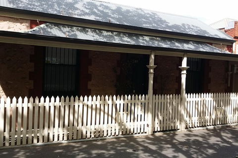 Stately Swagger Adelaide Walking Tour - Hotel WA 3