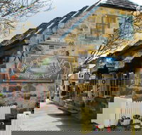 Small Group Adelaide Hills and Hahndorf Hideaway Tour from Adelaide - Hotel WA