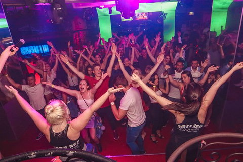 THE HANGOVER CRAWL - CLUB CRAWL SURFERS PARADISE - NIGHTLIFE - CLUBBING - Hotel WA 1