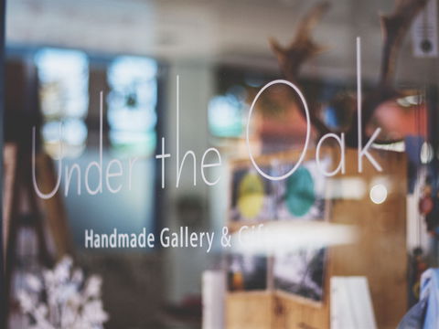 Under The Oak Handmade Gallery And Gifts - Hotel WA 0